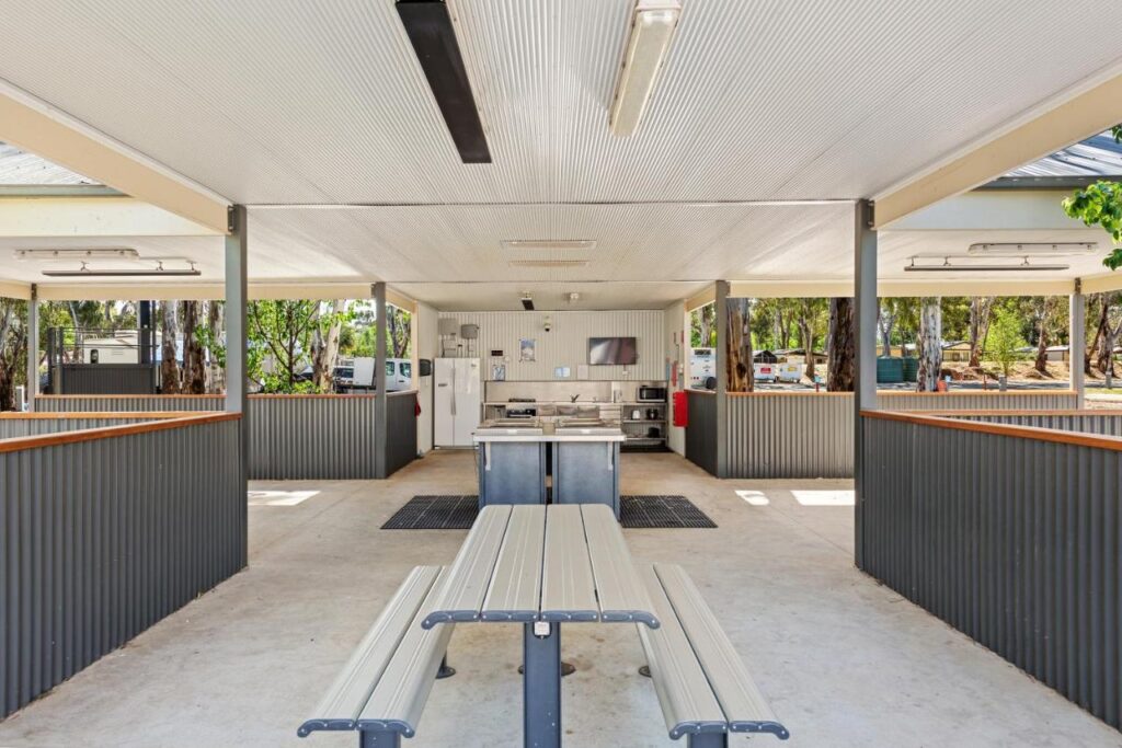 Spacious BBQ areas for the family to enjoy a good Aussie BBQ at Discovery Parks Maidens Inn Moama