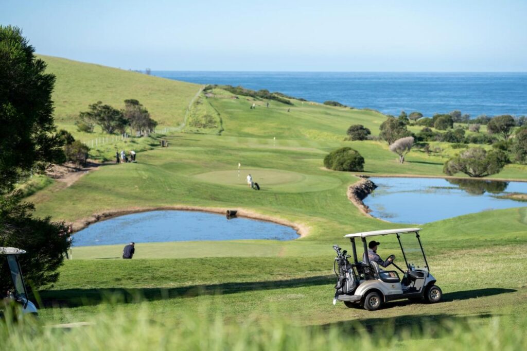 A golf lovers paradise. Rolling hills against the ocean and the sea breaze is a delight at Werri Beach Holiday Park